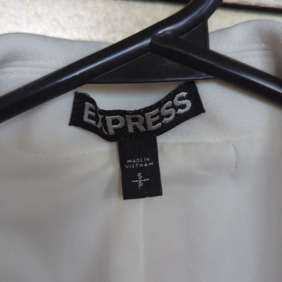 Express Vest - Picture 2 of 10